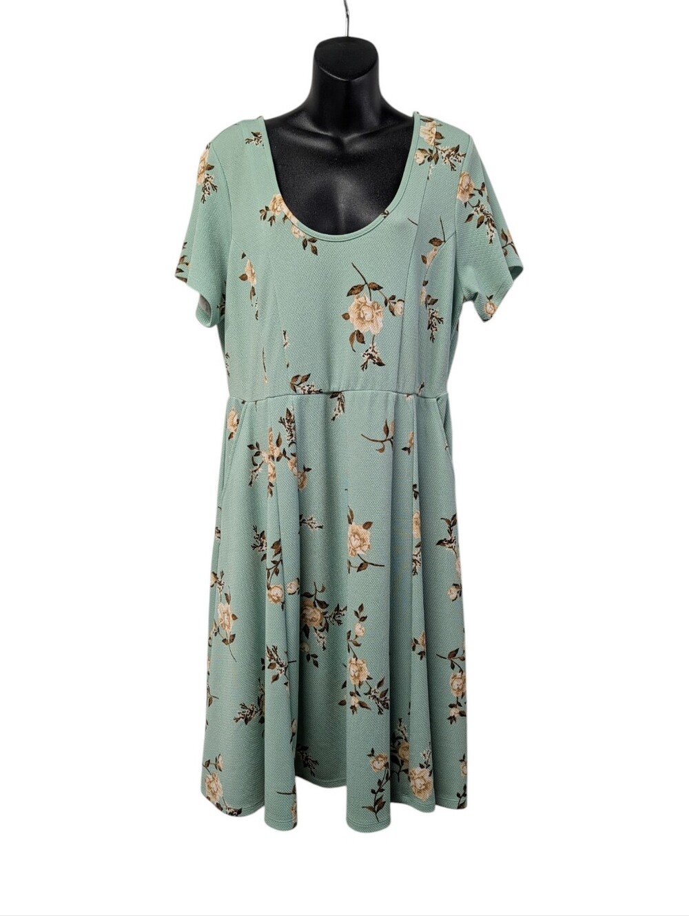 Torrid Plus Size 1 Mint Green Floral Fit & Flare Dress Short Sleeve Pockets